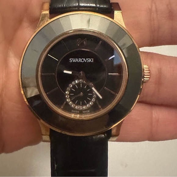 Black Swarovski watch with gold and leather extensible - Picture 3 of 6